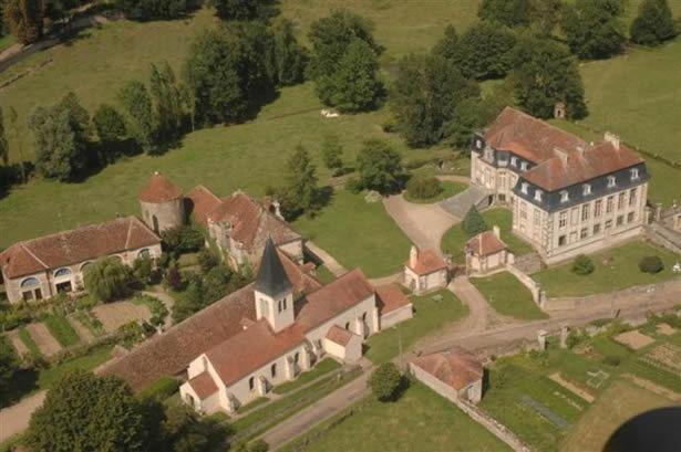 Château de Flée Semur-en-Auxois Esterno foto