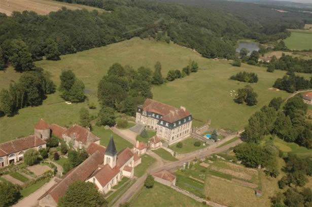 Château de Flée Semur-en-Auxois Esterno foto